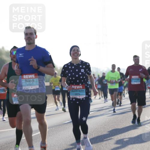 03.10.2025 - Köhlbrandbrückenlauf Jannik Wohlers http://msf.ph/oto/9061261 03.10.2025 09:15:03 Position 3 3181, 2979 meine-sportfotos.de