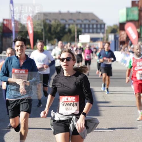 03.10.2025 - Köhlbrandbrückenlauf Jannik Wohlers http://msf.ph/oto/9061264 03.10.2025 13:13:20 Ziel 4191, 4193, 4223, 4373, 4383, 4463, 4513, 4583, 4853, 5025, 5034, 5204, 5261, 5358, 5678, 5852, 6725, 6788, 6789, 6818 meine-sportfotos.de