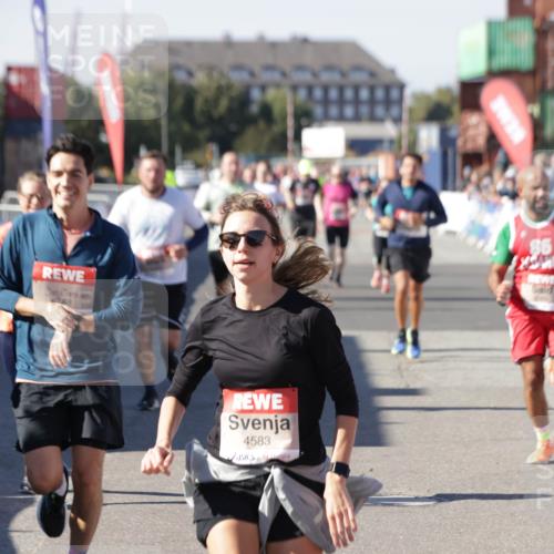 03.10.2025 - Köhlbrandbrückenlauf Jannik Wohlers http://msf.ph/oto/9061266 03.10.2025 13:13:20 Ziel 4191, 4193, 4223, 4373, 4383, 4463, 4513, 4583, 4853, 5025, 5034, 5204, 5261, 5358, 5678, 5852, 6725, 6788, 6789, 6818 meine-sportfotos.de
