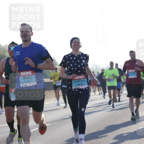 03.10.2025 - Köhlbrandbrückenlauf Jannik Wohlers http://msf.ph/oto/9061273 03.10.2025 09:15:03 Position 3 3181, 2979 meine-sportfotos.de