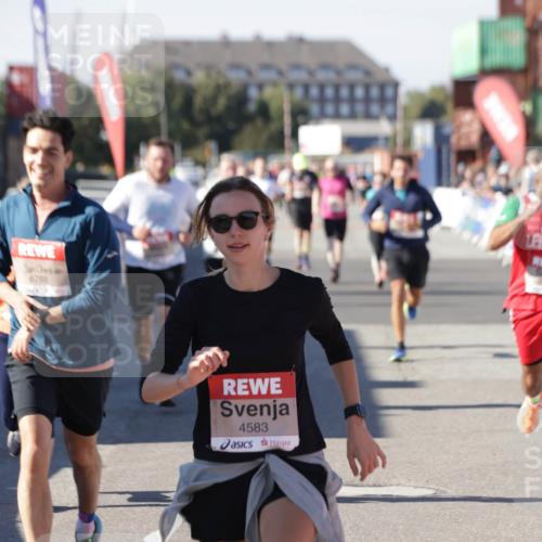 03.10.2025 - Köhlbrandbrückenlauf Jannik Wohlers http://msf.ph/oto/9061280 03.10.2025 13:13:20 Ziel 4191, 4193, 4223, 4373, 4383, 4463, 4513, 4583, 4853, 5025, 5034, 5204, 5261, 5358, 5678, 5852, 6725, 6788, 6789, 6818 meine-sportfotos.de