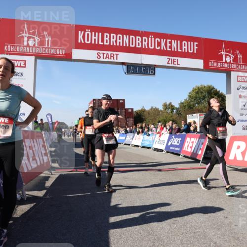 03.10.2025 - Köhlbrandbrückenlauf Lena Gebhardt http://msf.ph/oto/9061284 03.10.2025 13:11:17 Ziel 4135, 4293, 4521, 4597, 5218, 5258, 5522, 5754, 6080, 6272, 6572, 6685, 6686, 6726, 6727, 6751 meine-sportfotos.de