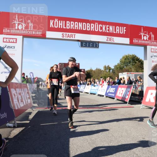 03.10.2025 - Köhlbrandbrückenlauf Lena Gebhardt http://msf.ph/oto/9061294 03.10.2025 13:11:17 Ziel 4135, 4293, 4521, 4597, 5218, 5258, 5522, 5754, 6080, 6272, 6572, 6685, 6686, 6726, 6727, 6751 meine-sportfotos.de
