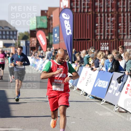 03.10.2025 - Köhlbrandbrückenlauf Jannik Wohlers http://msf.ph/oto/9061299 03.10.2025 13:13:21 Ziel 4191, 4223, 4373, 4383, 4463, 4513, 4583, 4853, 5025, 5034, 5204, 5261, 5358, 5678, 5852, 6725, 6788, 6789, 6818 meine-sportfotos.de