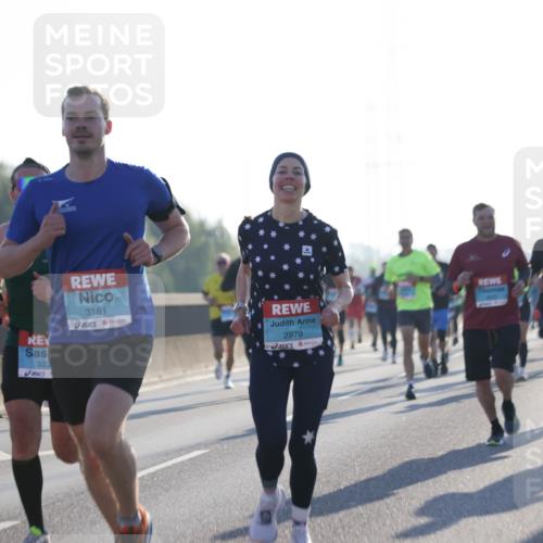 03.10.2025 - Köhlbrandbrückenlauf Jannik Wohlers http://msf.ph/oto/9061305 03.10.2025 09:15:03 Position 3 320, 3181, 2979 meine-sportfotos.de