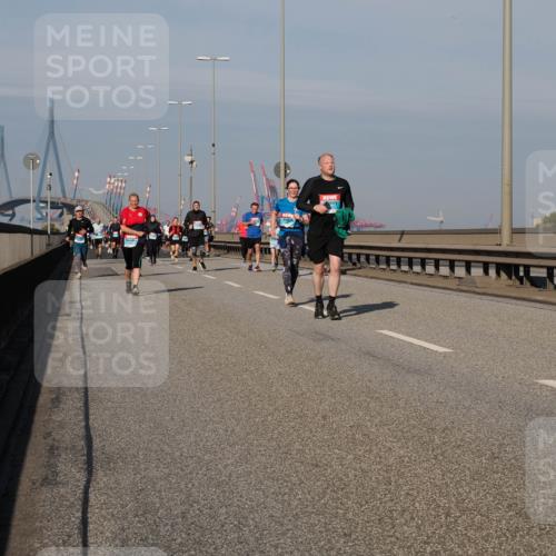 03.10.2025 - Köhlbrandbrückenlauf Fabian Wolf http://msf.ph/oto/9061320 03.10.2025 10:05:41 Position 3  meine-sportfotos.de