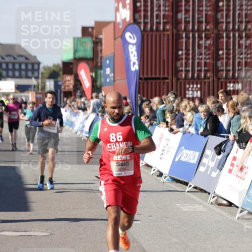 03.10.2025 - Köhlbrandbrückenlauf Jannik Wohlers http://msf.ph/oto/9061322 03.10.2025 13:13:21 Ziel 4191, 4223, 4373, 4383, 4463, 4513, 4583, 4853, 5025, 5034, 5204, 5261, 5358, 5678, 5852, 6725, 6788, 6789, 6818 meine-sportfotos.de
