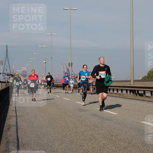 03.10.2025 - Köhlbrandbrückenlauf Fabian Wolf http://msf.ph/oto/9061339 03.10.2025 10:05:42 Position 3  meine-sportfotos.de