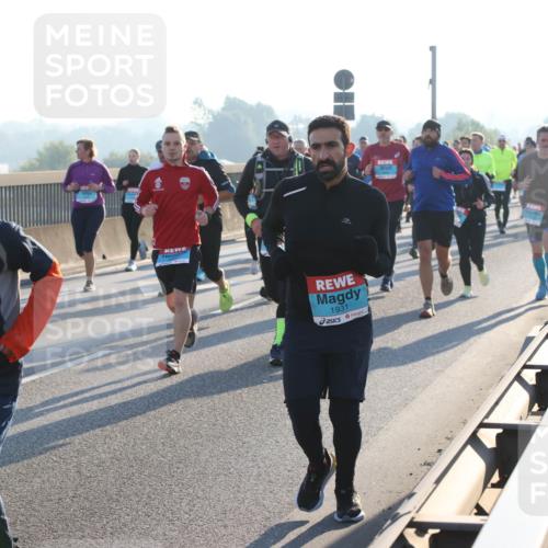 03.10.2025 - Köhlbrandbrückenlauf Lena Gebhardt http://msf.ph/oto/9061350 03.10.2025 09:19:42 Position 1 2805, 1931 meine-sportfotos.de