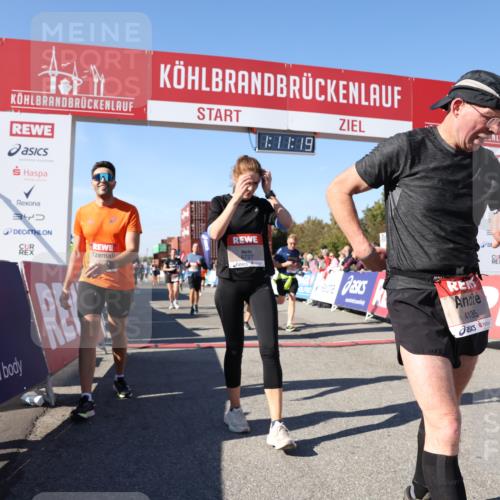 03.10.2025 - Köhlbrandbrückenlauf Lena Gebhardt http://msf.ph/oto/9061352 03.10.2025 13:11:19 Ziel 4135, 4293, 4521, 4597, 5218, 5258, 5522, 5754, 6080, 6272, 6572, 6685, 6686, 6726, 6727, 6751 meine-sportfotos.de