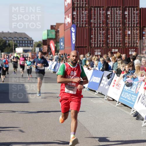 03.10.2025 - Köhlbrandbrückenlauf Jannik Wohlers http://msf.ph/oto/9061357 03.10.2025 13:13:21 Ziel 4191, 4223, 4373, 4383, 4463, 4513, 4583, 4853, 5025, 5034, 5204, 5261, 5358, 5678, 5852, 6725, 6788, 6789, 6818 meine-sportfotos.de