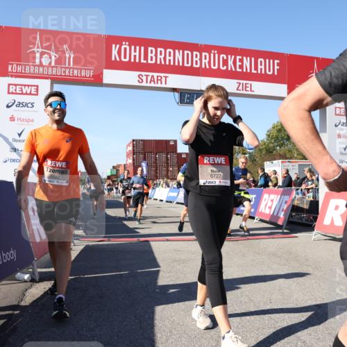 03.10.2025 - Köhlbrandbrückenlauf Lena Gebhardt http://msf.ph/oto/9061371 03.10.2025 13:11:20 Ziel 4135, 4293, 4521, 4597, 5218, 5258, 5522, 5754, 5939, 6080, 6572, 6685, 6686, 6726, 6727, 6751 meine-sportfotos.de