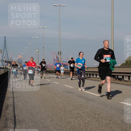 03.10.2025 - Köhlbrandbrückenlauf Fabian Wolf http://msf.ph/oto/9061372 03.10.2025 10:05:43 Position 3 873 meine-sportfotos.de