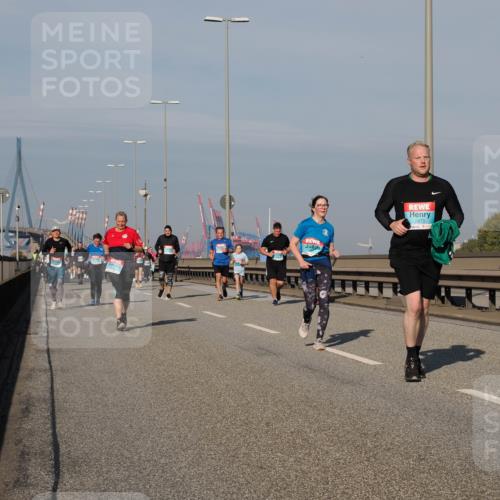 03.10.2025 - Köhlbrandbrückenlauf Fabian Wolf http://msf.ph/oto/9061382 03.10.2025 10:05:44 Position 3 2873 meine-sportfotos.de