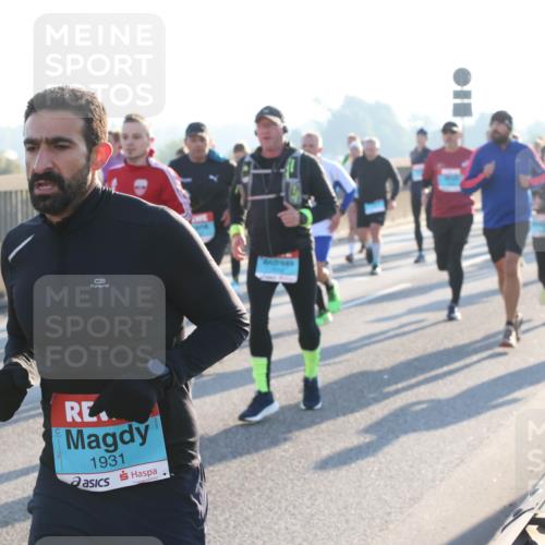 03.10.2025 - Köhlbrandbrückenlauf Lena Gebhardt http://msf.ph/oto/9061385 03.10.2025 09:19:43 Position 1 1931 meine-sportfotos.de