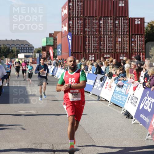 03.10.2025 - Köhlbrandbrückenlauf Jannik Wohlers http://msf.ph/oto/9061394 03.10.2025 13:13:22 Ziel 4191, 4223, 4324, 4373, 4383, 4448, 4463, 4513, 4583, 4853, 5025, 5034, 5204, 5261, 5358, 5678, 5852, 6788, 6789, 6818 meine-sportfotos.de