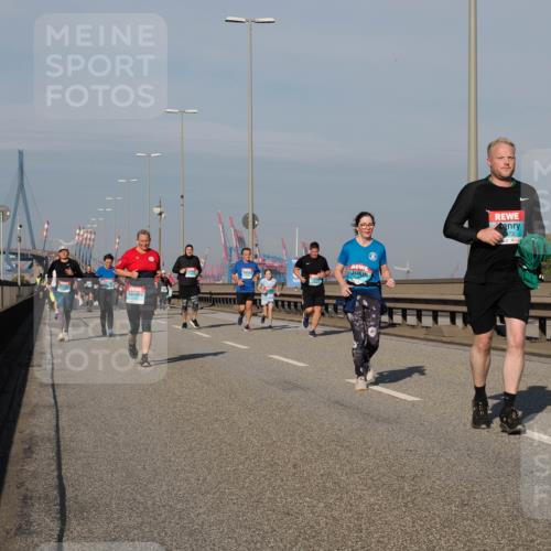 03.10.2025 - Köhlbrandbrückenlauf Fabian Wolf http://msf.ph/oto/9061404 03.10.2025 10:05:44 Position 3 73 meine-sportfotos.de