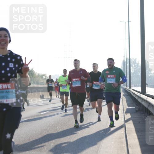 03.10.2025 - Köhlbrandbrückenlauf Jannik Wohlers http://msf.ph/oto/9061408 03.10.2025 09:15:05 Position 3 2979, 1213 meine-sportfotos.de