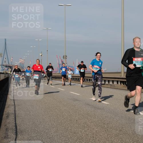 03.10.2025 - Köhlbrandbrückenlauf Fabian Wolf http://msf.ph/oto/9061413 03.10.2025 10:05:44 Position 3 2873 meine-sportfotos.de