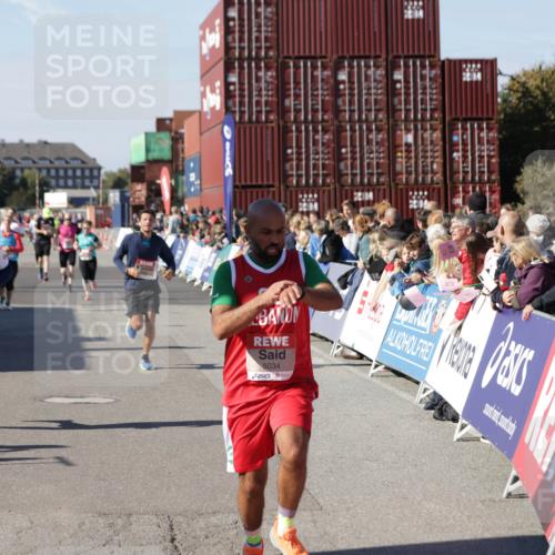 03.10.2025 - Köhlbrandbrückenlauf Jannik Wohlers http://msf.ph/oto/9061418 03.10.2025 13:13:22 Ziel 4191, 4223, 4324, 4373, 4383, 4448, 4463, 4513, 4583, 4853, 5025, 5034, 5204, 5261, 5358, 5678, 5852, 6788, 6789, 6818 meine-sportfotos.de