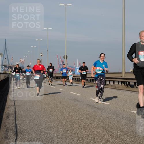 03.10.2025 - Köhlbrandbrückenlauf Fabian Wolf http://msf.ph/oto/9061420 03.10.2025 10:05:44 Position 3 2873 meine-sportfotos.de