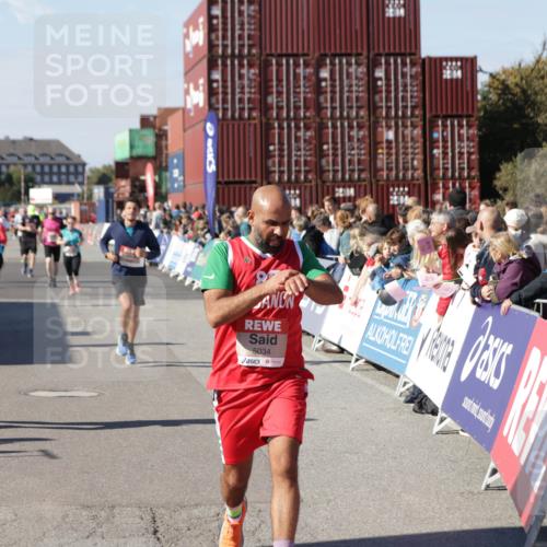 03.10.2025 - Köhlbrandbrückenlauf Jannik Wohlers http://msf.ph/oto/9061424 03.10.2025 13:13:22 Ziel 4191, 4223, 4324, 4373, 4383, 4448, 4463, 4513, 4583, 4853, 5025, 5034, 5204, 5261, 5358, 5678, 5852, 6788, 6789, 6818 meine-sportfotos.de