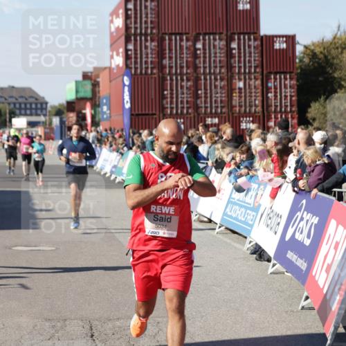03.10.2025 - Köhlbrandbrückenlauf Jannik Wohlers http://msf.ph/oto/9061428 03.10.2025 13:13:22 Ziel 4191, 4223, 4324, 4373, 4383, 4448, 4463, 4513, 4583, 4853, 5025, 5034, 5204, 5261, 5358, 5678, 5852, 6788, 6789, 6818 meine-sportfotos.de