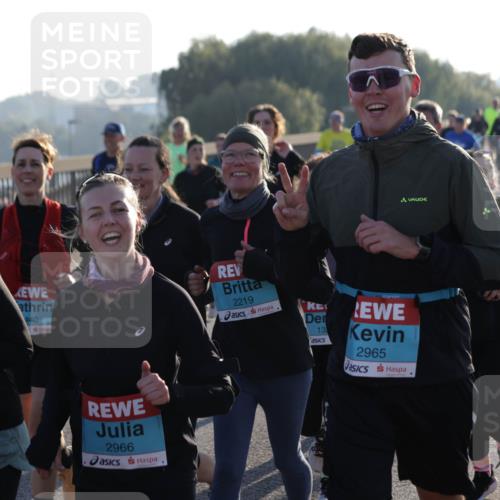 03.10.2025 - Köhlbrandbrückenlauf Jannik Wohlers http://msf.ph/oto/9061451 03.10.2025 09:23:00 Position 3 440, 2219, 2966, 13, 2965 meine-sportfotos.de