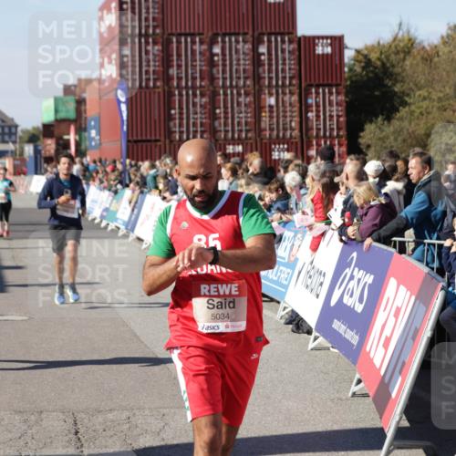 03.10.2025 - Köhlbrandbrückenlauf Jannik Wohlers http://msf.ph/oto/9061453 03.10.2025 13:13:22 Ziel 4191, 4223, 4324, 4373, 4383, 4448, 4463, 4513, 4583, 4853, 5025, 5034, 5204, 5261, 5358, 5678, 5852, 6788, 6789, 6818 meine-sportfotos.de