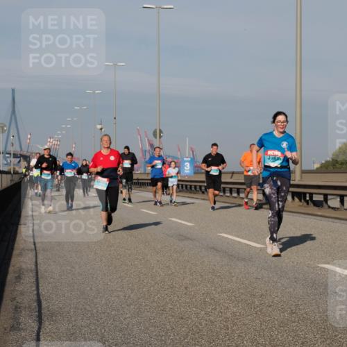 03.10.2025 - Köhlbrandbrückenlauf Fabian Wolf http://msf.ph/oto/9061459 03.10.2025 10:05:45 Position 3  meine-sportfotos.de