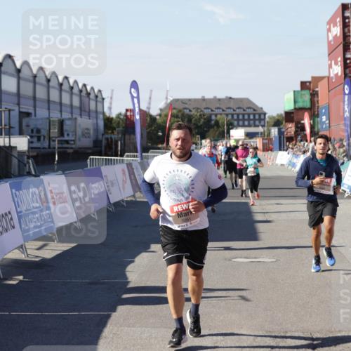 03.10.2025 - Köhlbrandbrückenlauf Jannik Wohlers http://msf.ph/oto/9061480 03.10.2025 13:13:23 Ziel 4191, 4223, 4324, 4373, 4383, 4448, 4463, 4513, 4583, 4853, 5025, 5034, 5204, 5261, 5358, 5852, 6788, 6789, 6818 meine-sportfotos.de