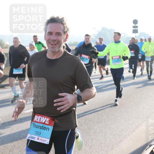 03.10.2025 - Köhlbrandbrückenlauf Lena Gebhardt http://msf.ph/oto/9061482 03.10.2025 09:19:46 Position 1 2696, 2903 meine-sportfotos.de