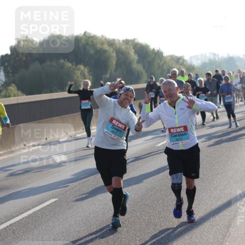 03.10.2025 - Köhlbrandbrückenlauf Jannik Wohlers http://msf.ph/oto/9061485 03.10.2025 09:23:02 Position 3 3677, 3675 meine-sportfotos.de