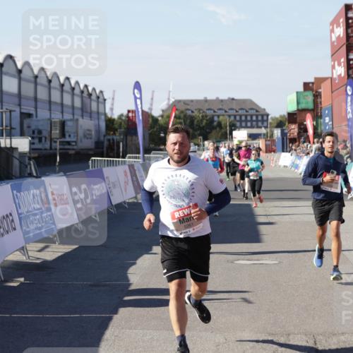 03.10.2025 - Köhlbrandbrückenlauf Jannik Wohlers http://msf.ph/oto/9061493 03.10.2025 13:13:23 Ziel 4191, 4223, 4324, 4373, 4383, 4448, 4463, 4513, 4583, 4853, 5025, 5034, 5204, 5261, 5358, 5852, 6788, 6789, 6818 meine-sportfotos.de