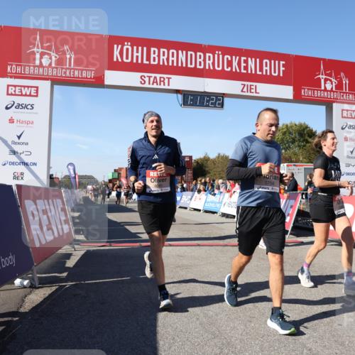 03.10.2025 - Köhlbrandbrückenlauf Lena Gebhardt http://msf.ph/oto/9061496 03.10.2025 13:11:23 Ziel 4135, 4293, 4315, 4325, 4521, 4597, 4999, 5145, 5258, 5522, 5754, 5939, 6028, 6080, 6680, 6685, 6686, 6726, 6727, 6751 meine-sportfotos.de
