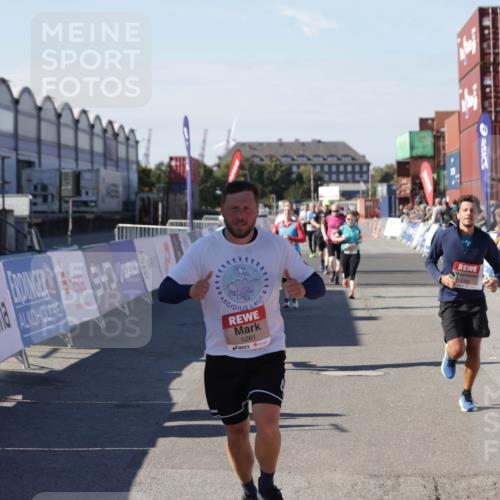 03.10.2025 - Köhlbrandbrückenlauf Jannik Wohlers http://msf.ph/oto/9061507 03.10.2025 13:13:23 Ziel 4191, 4223, 4324, 4373, 4383, 4448, 4463, 4513, 4583, 4853, 5025, 5034, 5204, 5261, 5358, 5852, 6788, 6789, 6818 meine-sportfotos.de