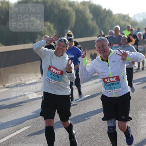 03.10.2025 - Köhlbrandbrückenlauf Jannik Wohlers http://msf.ph/oto/9061515 03.10.2025 09:23:03 Position 3 3677, 3675 meine-sportfotos.de