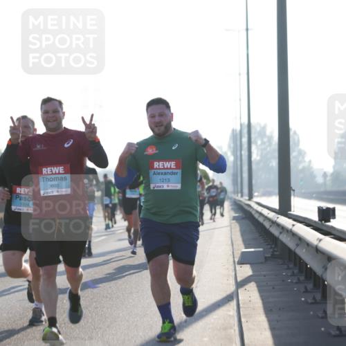 03.10.2025 - Köhlbrandbrückenlauf Jannik Wohlers http://msf.ph/oto/9061516 03.10.2025 09:15:06 Position 3 1504, 3603, 1213 meine-sportfotos.de