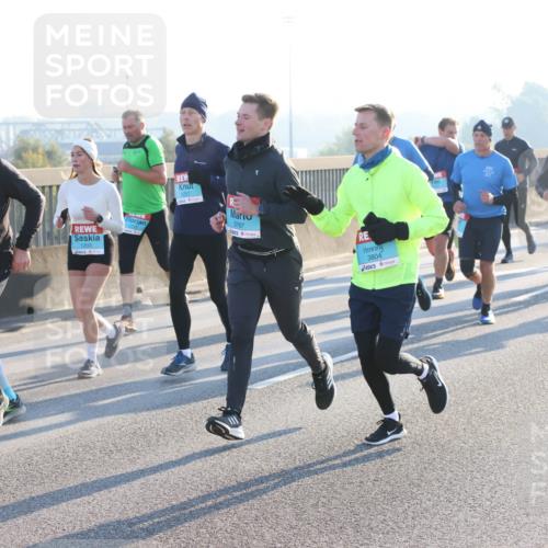 03.10.2025 - Köhlbrandbrückenlauf Lena Gebhardt http://msf.ph/oto/9061536 03.10.2025 09:19:48 Position 1 1450, 1203, 2711, 1257, 2767, 3804, 07 meine-sportfotos.de