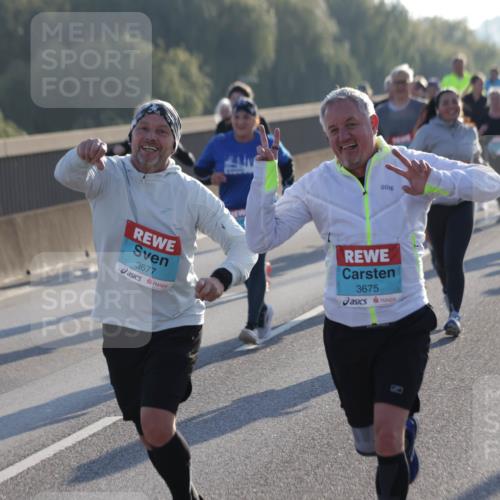 03.10.2025 - Köhlbrandbrückenlauf Jannik Wohlers http://msf.ph/oto/9061539 03.10.2025 09:23:03 Position 3 3677, 3675 meine-sportfotos.de