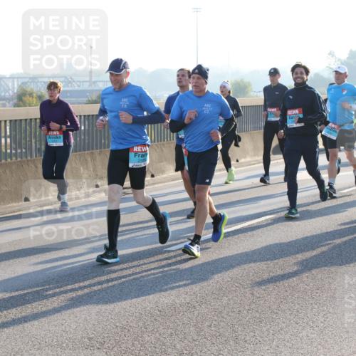 03.10.2025 - Köhlbrandbrückenlauf Lena Gebhardt http://msf.ph/oto/9061576 03.10.2025 09:19:49 Position 1  meine-sportfotos.de