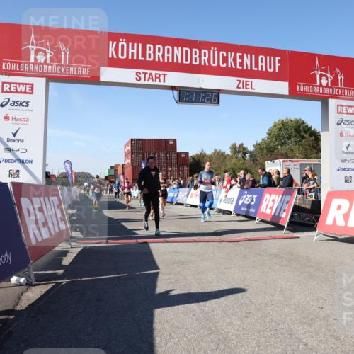 03.10.2025 - Köhlbrandbrückenlauf Lena Gebhardt http://msf.ph/oto/9061577 03.10.2025 13:11:27 Ziel 4293, 4315, 4325, 4427, 4501, 4597, 4999, 5145, 5754, 5794, 5939, 6028, 6080, 6563, 6680, 6685, 6686, 6690, 6691, 6726 meine-sportfotos.de