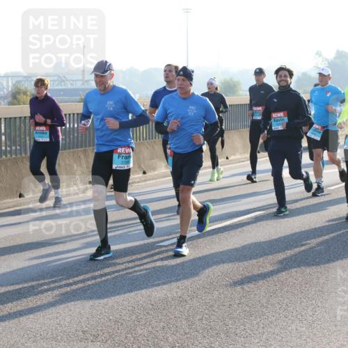 03.10.2025 - Köhlbrandbrückenlauf Lena Gebhardt http://msf.ph/oto/9061581 03.10.2025 09:19:49 Position 1  meine-sportfotos.de