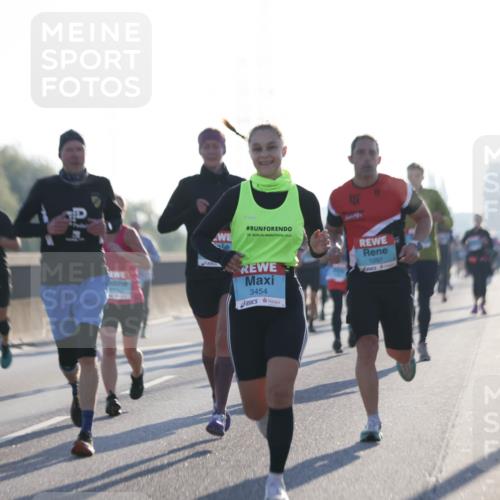 03.10.2025 - Köhlbrandbrückenlauf Jannik Wohlers http://msf.ph/oto/9061605 03.10.2025 09:15:09 Position 3 50, 2024, 3454, 1297 meine-sportfotos.de