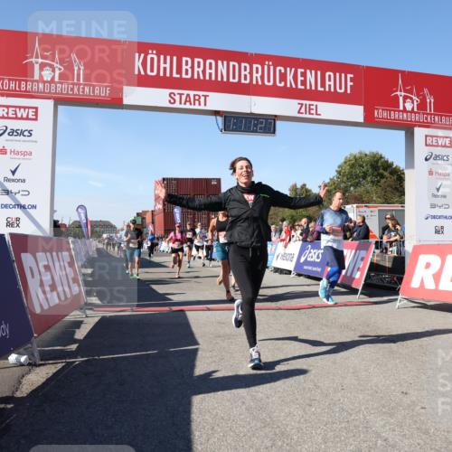 03.10.2025 - Köhlbrandbrückenlauf Lena Gebhardt http://msf.ph/oto/9061606 03.10.2025 13:11:28 Ziel 4293, 4315, 4325, 4427, 4501, 4597, 4999, 5145, 5754, 5794, 5939, 6028, 6080, 6563, 6680, 6685, 6686, 6690, 6691, 6726 meine-sportfotos.de