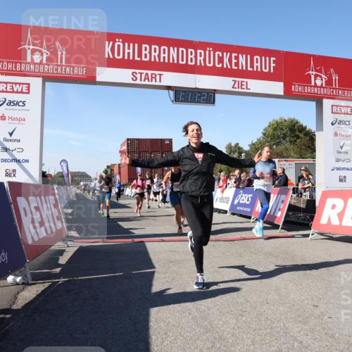 03.10.2025 - Köhlbrandbrückenlauf Lena Gebhardt http://msf.ph/oto/9061615 03.10.2025 13:11:28 Ziel 4293, 4315, 4325, 4427, 4501, 4597, 4999, 5145, 5754, 5794, 5939, 6028, 6080, 6563, 6680, 6685, 6686, 6690, 6691, 6726 meine-sportfotos.de