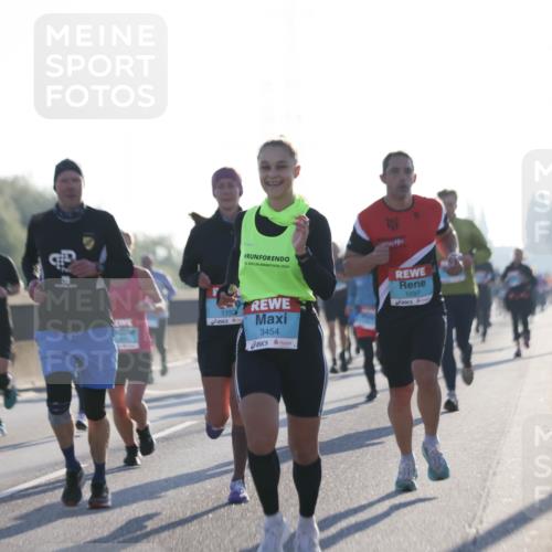 03.10.2025 - Köhlbrandbrückenlauf Jannik Wohlers http://msf.ph/oto/9061621 03.10.2025 09:15:09 Position 3 2024, 1297, 1152, 3454 meine-sportfotos.de