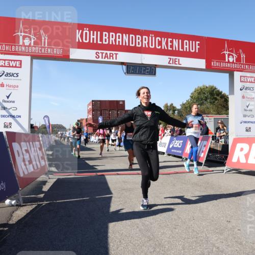 03.10.2025 - Köhlbrandbrückenlauf Lena Gebhardt http://msf.ph/oto/9061628 03.10.2025 13:11:28 Ziel 4293, 4315, 4325, 4427, 4501, 4597, 4999, 5145, 5754, 5794, 5939, 6028, 6080, 6563, 6680, 6685, 6686, 6690, 6691, 6726 meine-sportfotos.de