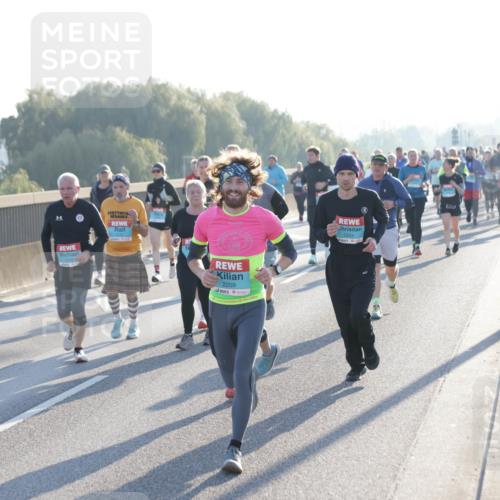 03.10.2025 - Köhlbrandbrückenlauf Jannik Wohlers http://msf.ph/oto/9061631 03.10.2025 09:23:08 Position 3 2209, 2231 meine-sportfotos.de