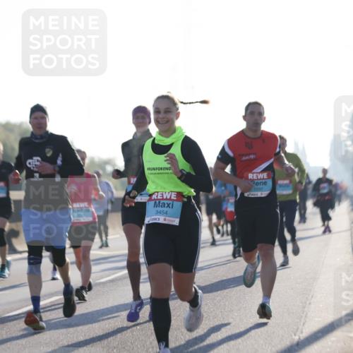 03.10.2025 - Köhlbrandbrückenlauf Jannik Wohlers http://msf.ph/oto/9061633 03.10.2025 09:15:09 Position 3 202, 1297, 3454 meine-sportfotos.de